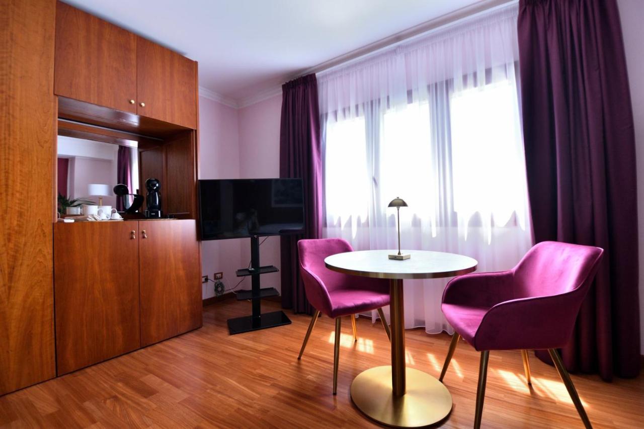Bed and Breakfast Le Cinema Формия Экстерьер фото