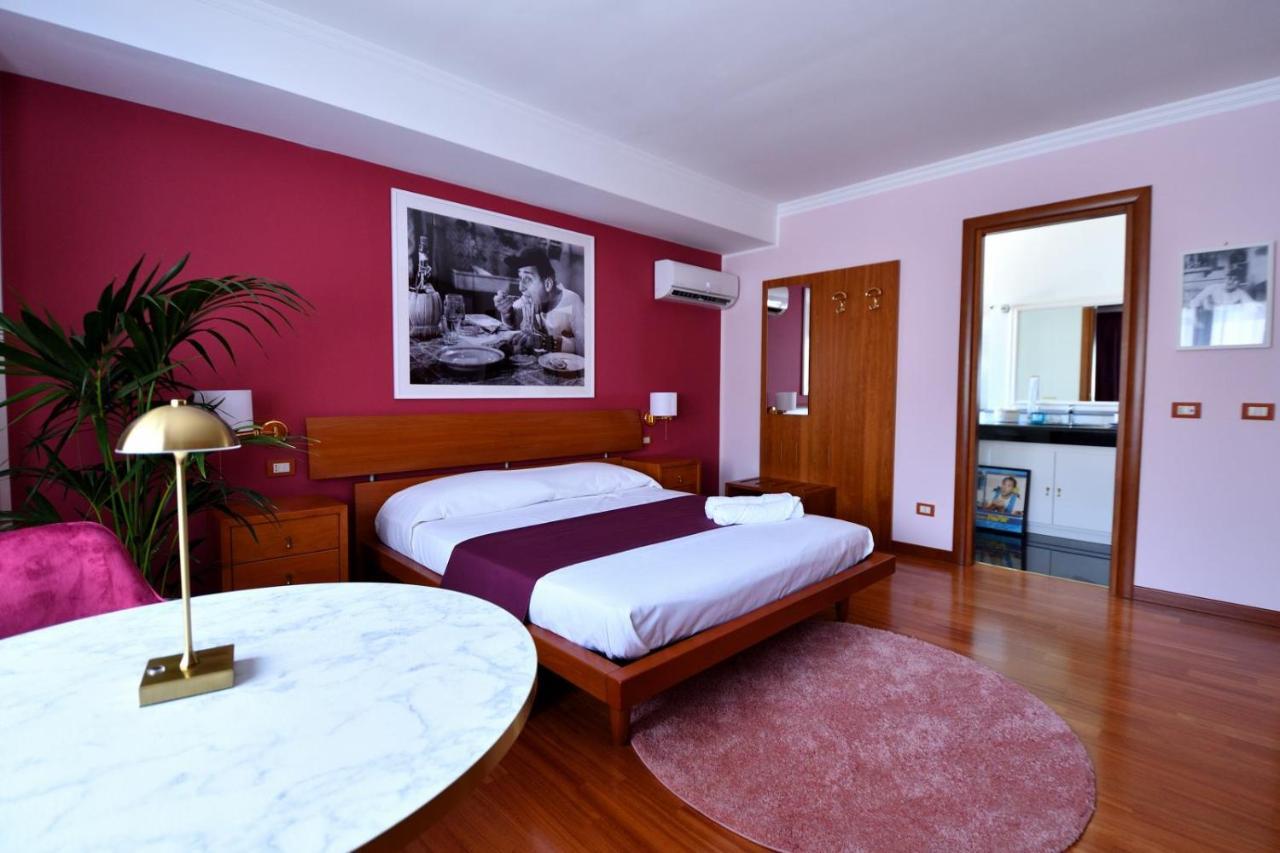 Bed and Breakfast Le Cinema Формия Экстерьер фото
