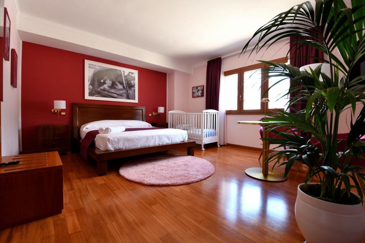 Bed and Breakfast Le Cinema Формия Экстерьер фото